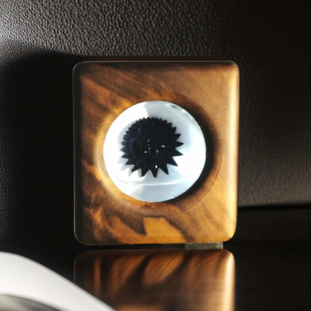 Magnetic Fluid Rhythm Lamp