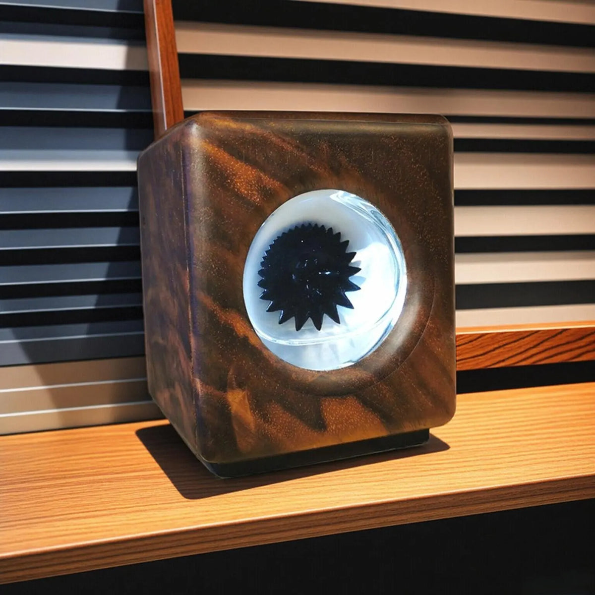 Magnetic Fluid Rhythm Lamp